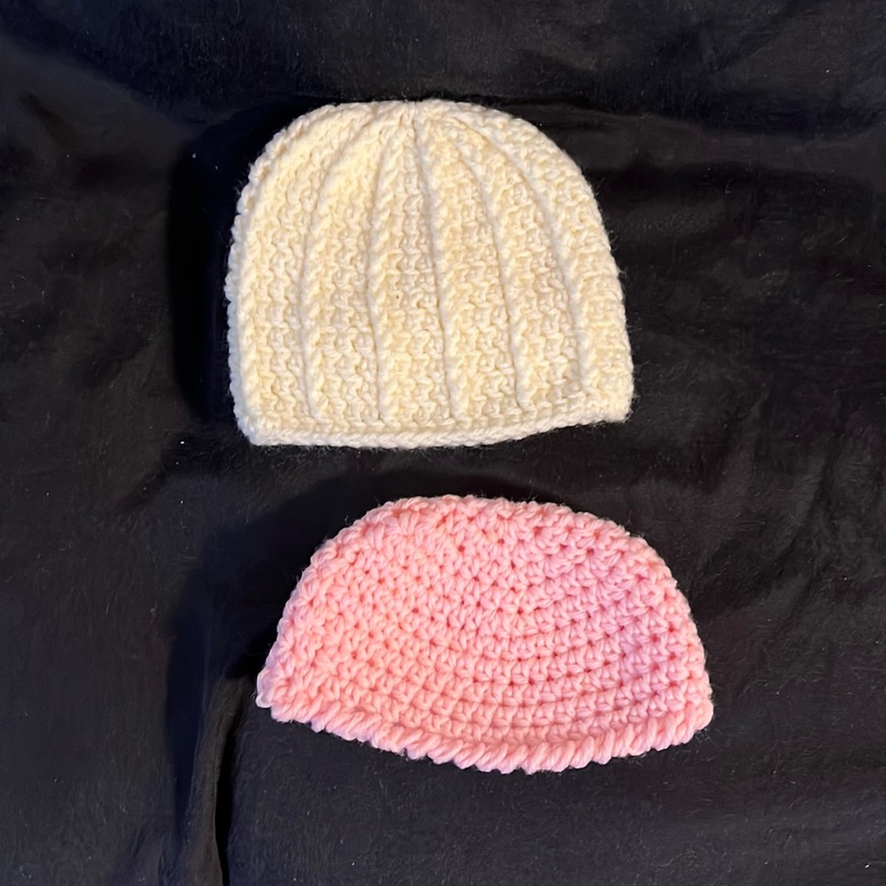 Handcrafted,‎ crocheted, baby hats